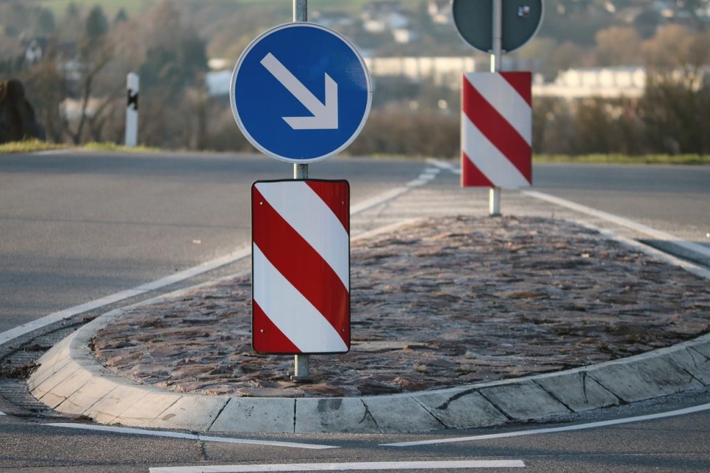 Forgalomirányító jelzések