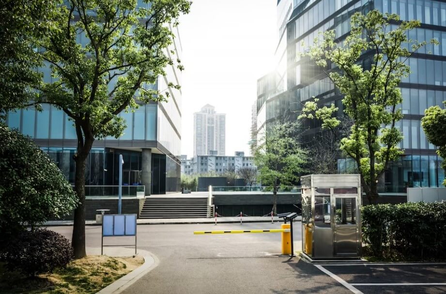 céges parkoló jelzések