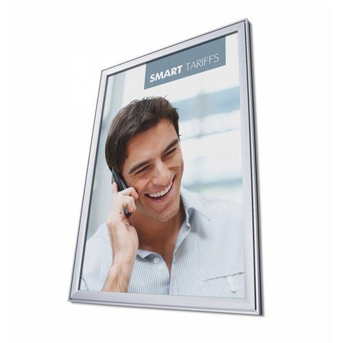 P37 vízálló plakátkeretek, hegyes sarkok, ezüst