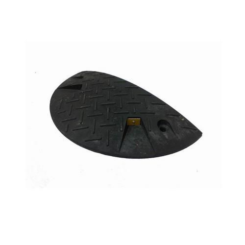 Fekvőrendőrök, záróelemek, 5 x 21,5 x 43 cm Fekvőrendőrök, záróelemek, 5 x 21,5 x 43 cm