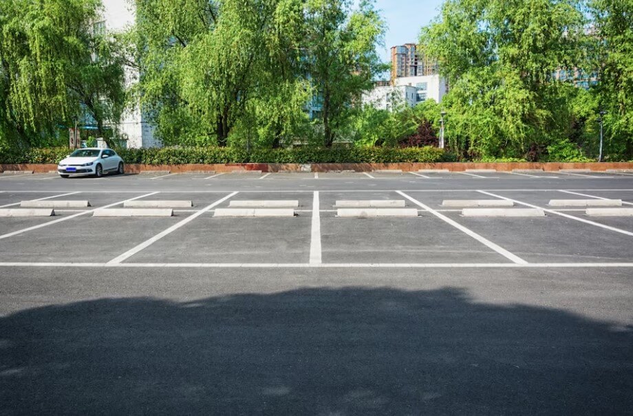 céges parkoló kijelölése